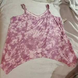 Purple tie-die sharkebite hem tank